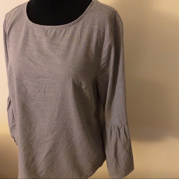 Grey top with flared sleeves - Picture 2 of 4